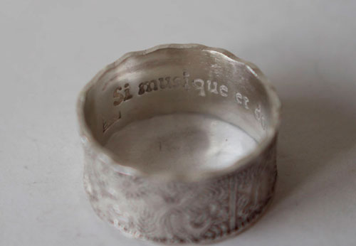 Un mundo imaginario, anillo étnico otomí de México en plata