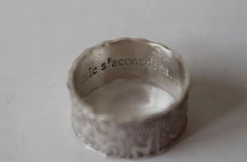 Un mundo imaginario, anillo étnico otomí de México en plata