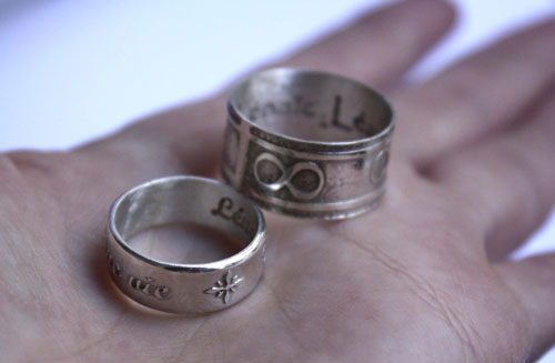 Una vida, anillo declaración inspirado en One de U2 en plata