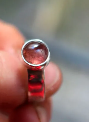 Valentina, anillo piedra de nacimiento en plata y turmalina rosa