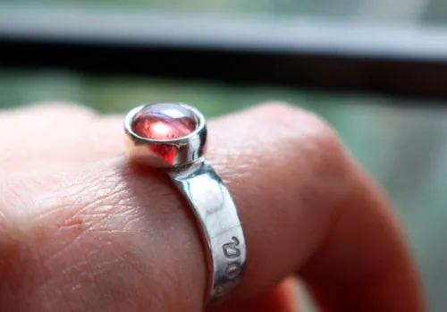 Valentina, anillo piedra de nacimiento en plata y turmalina rosa