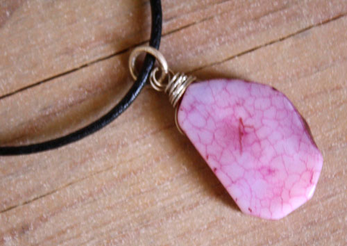 Vena de dragón, collar de escamas en plata, ágata vena de dragón y cordón de cuero