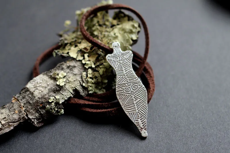 Venus Cucuteni, collar diosa madre neolítica en plata