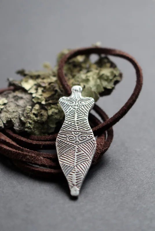 Venus Cucuteni, collar diosa madre neolítica en plata