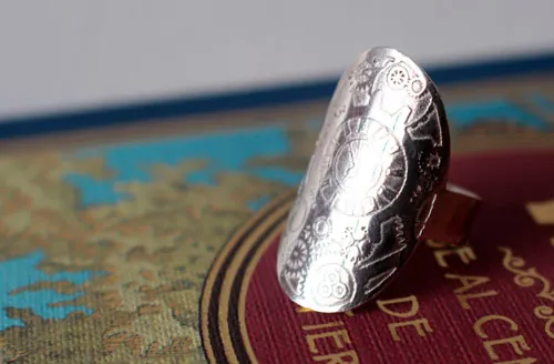 Viaje en el tiempo, anillo engranaje de reloj steampunk en plata