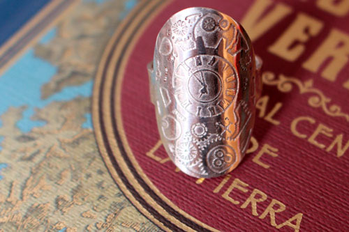 Viaje en el tiempo, anillo engranaje de reloj steampunk en plata