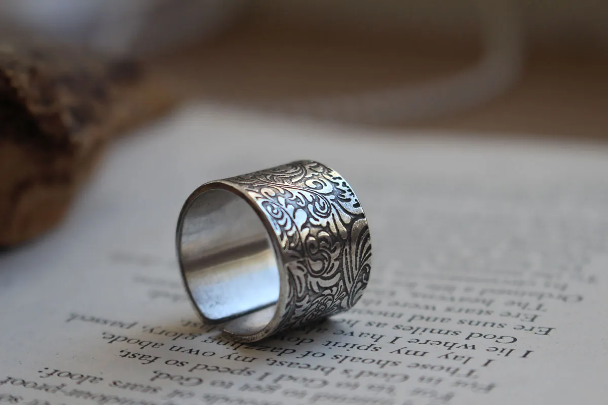 Victoriana, anillo elegancia barroca en plata