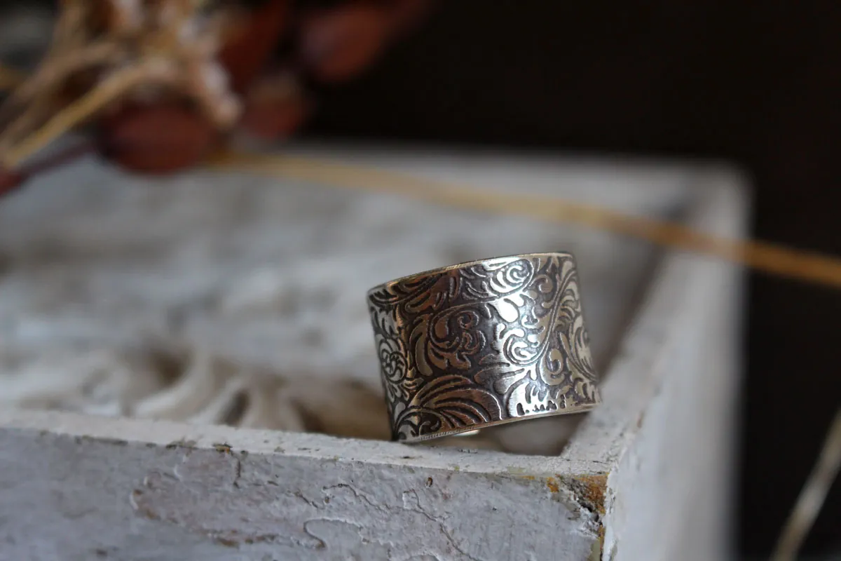 Victoriana, anillo elegancia barroca en plata