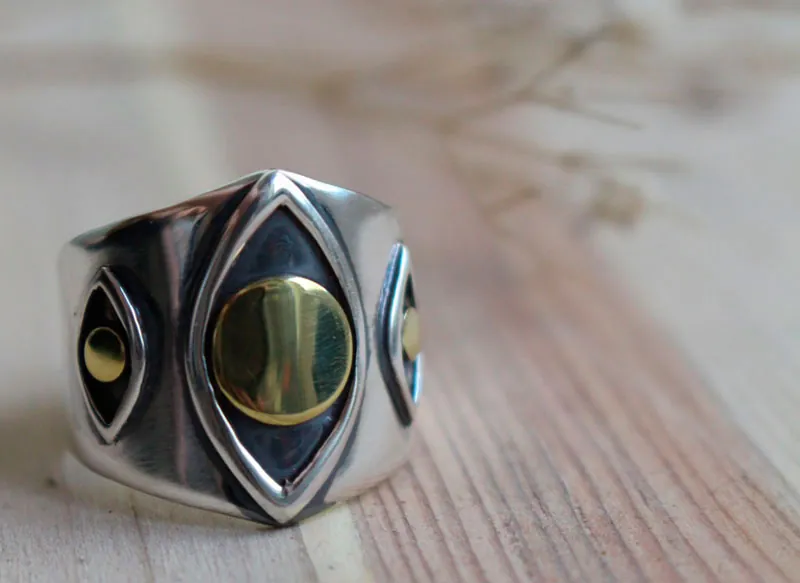 Visión, anillo ojo en plata y latón