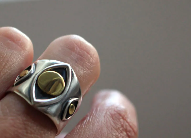 Visión, anillo ojo en plata y latón