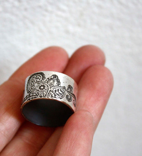 Winter jasmine, Indian cashmere flower ring in silver