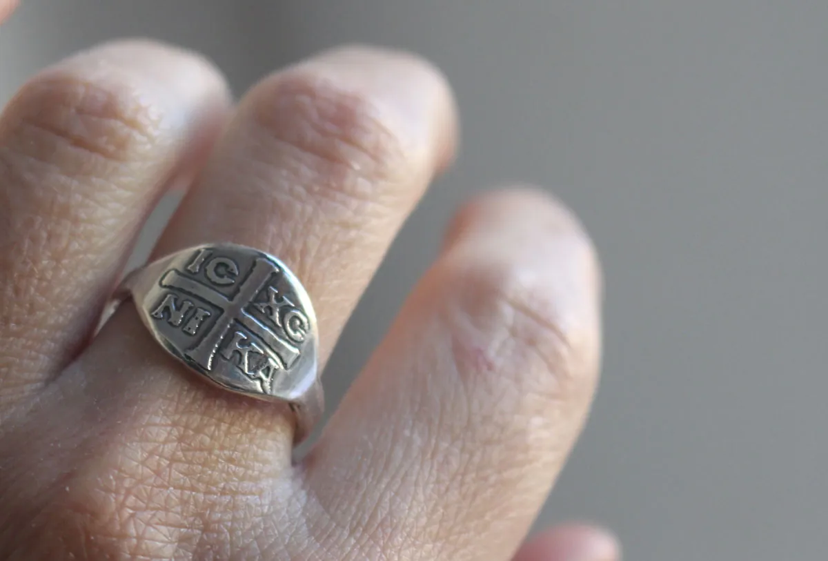 XC IC NIKA, anillo cristiano en plata