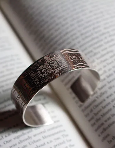 Xiuhmolpilli, pulsera azteca de México en plata
