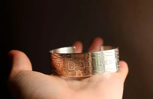 Xiuhmolpilli, pulsera azteca de México en plata