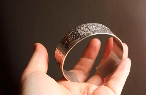 Xiuhmolpilli, pulsera azteca de México en plata