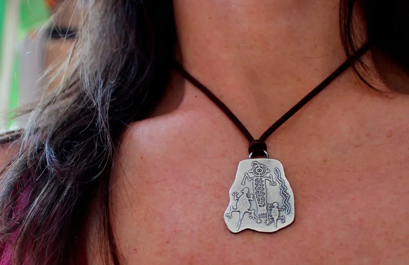 Yahwera, collar maestro animal amerindio en plata
