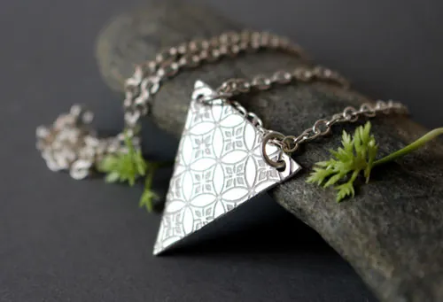 Yashiro, collar santuario shippo japonés en plata