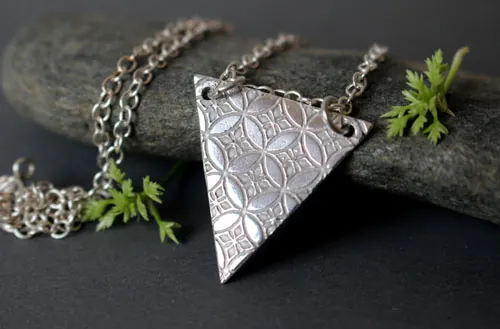 Yashiro, collar santuario shippo japonés en plata
